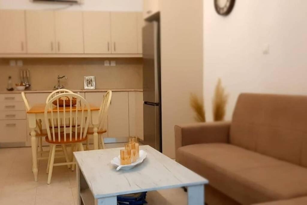 Sonia'S Luxury Apartment With Jacuzzi كاميلاريون المظهر الخارجي الصورة