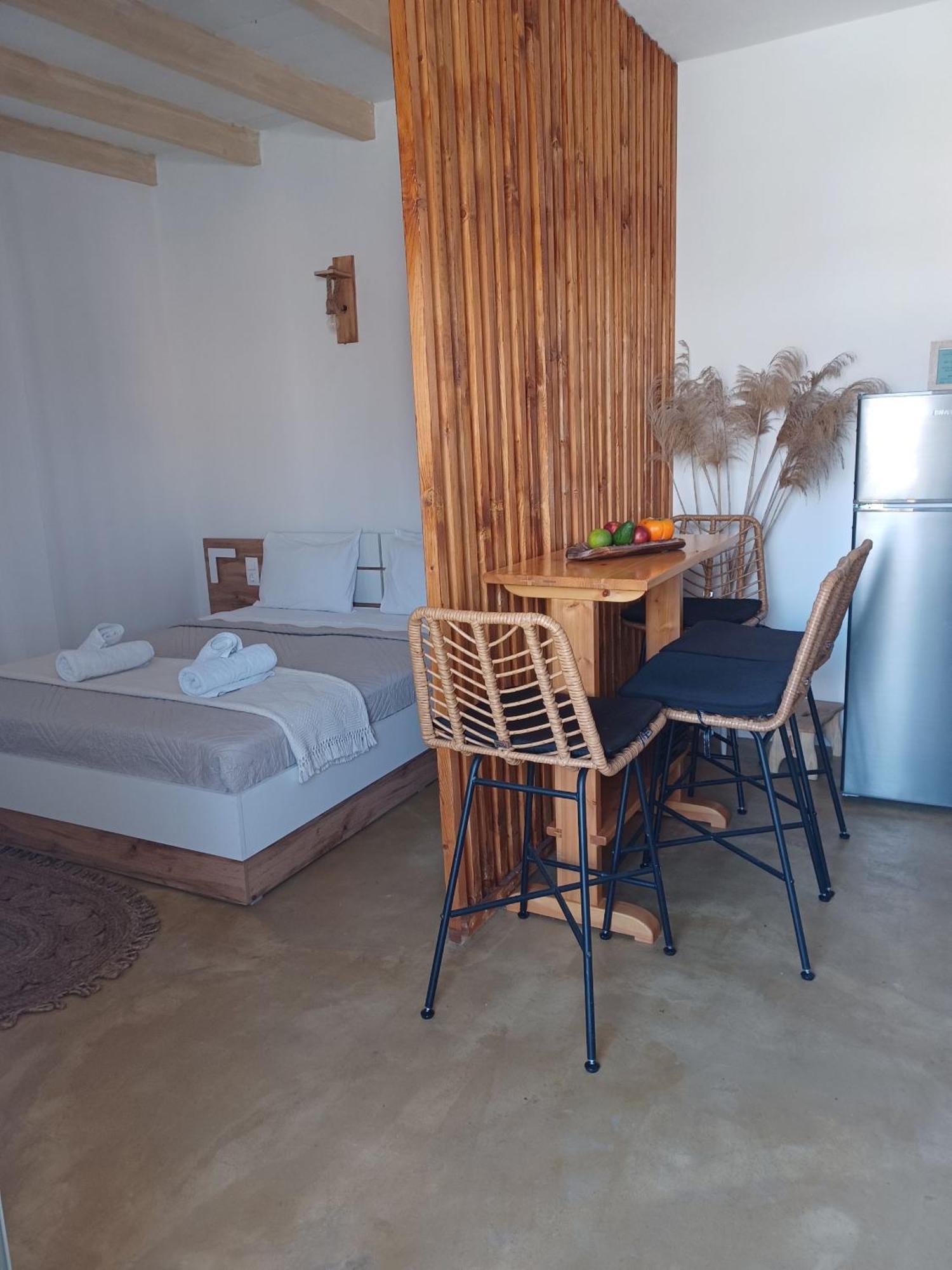 Sonia'S Luxury Apartment With Jacuzzi كاميلاريون المظهر الخارجي الصورة