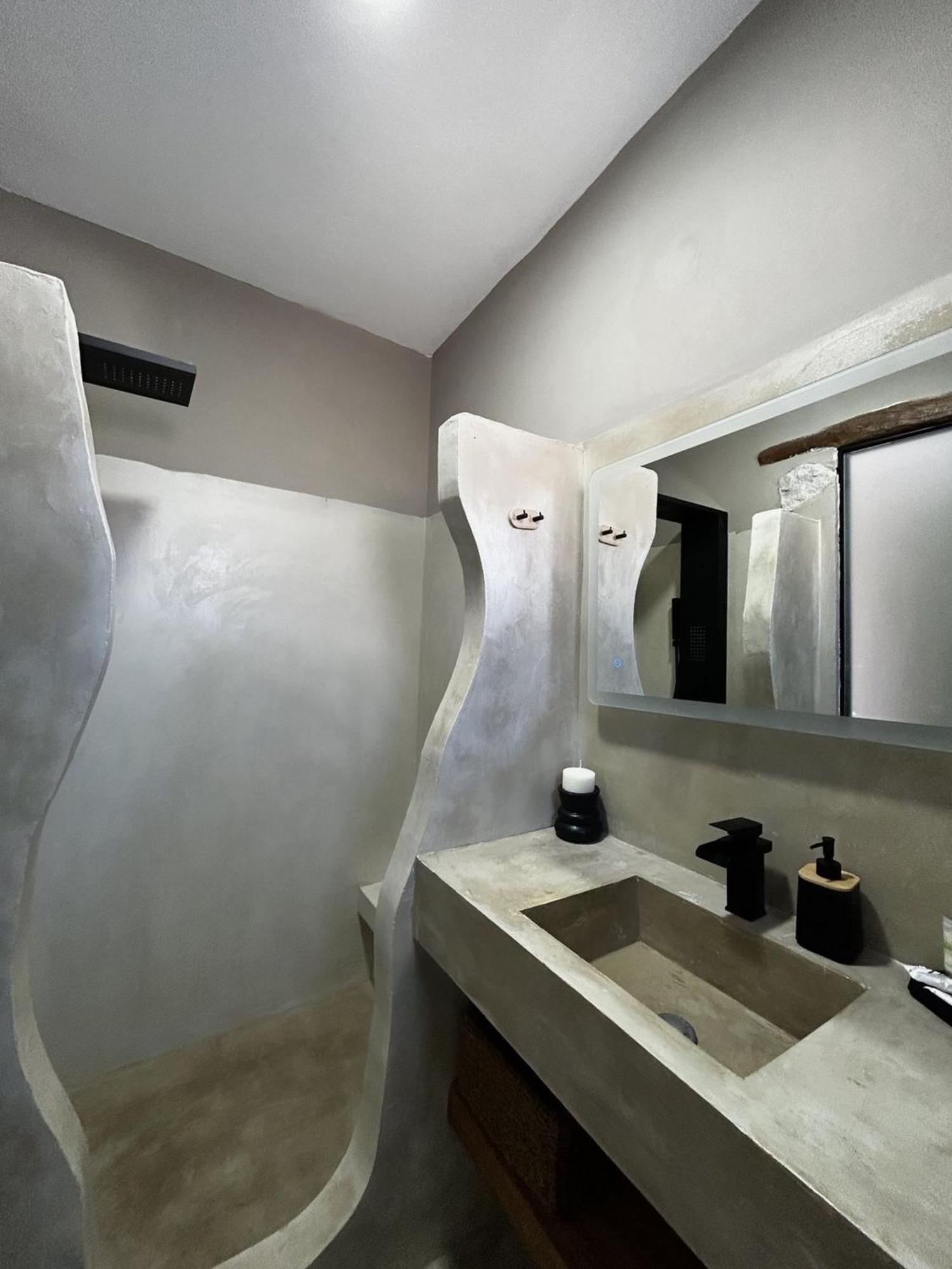 Sonia'S Luxury Apartment With Jacuzzi كاميلاريون المظهر الخارجي الصورة