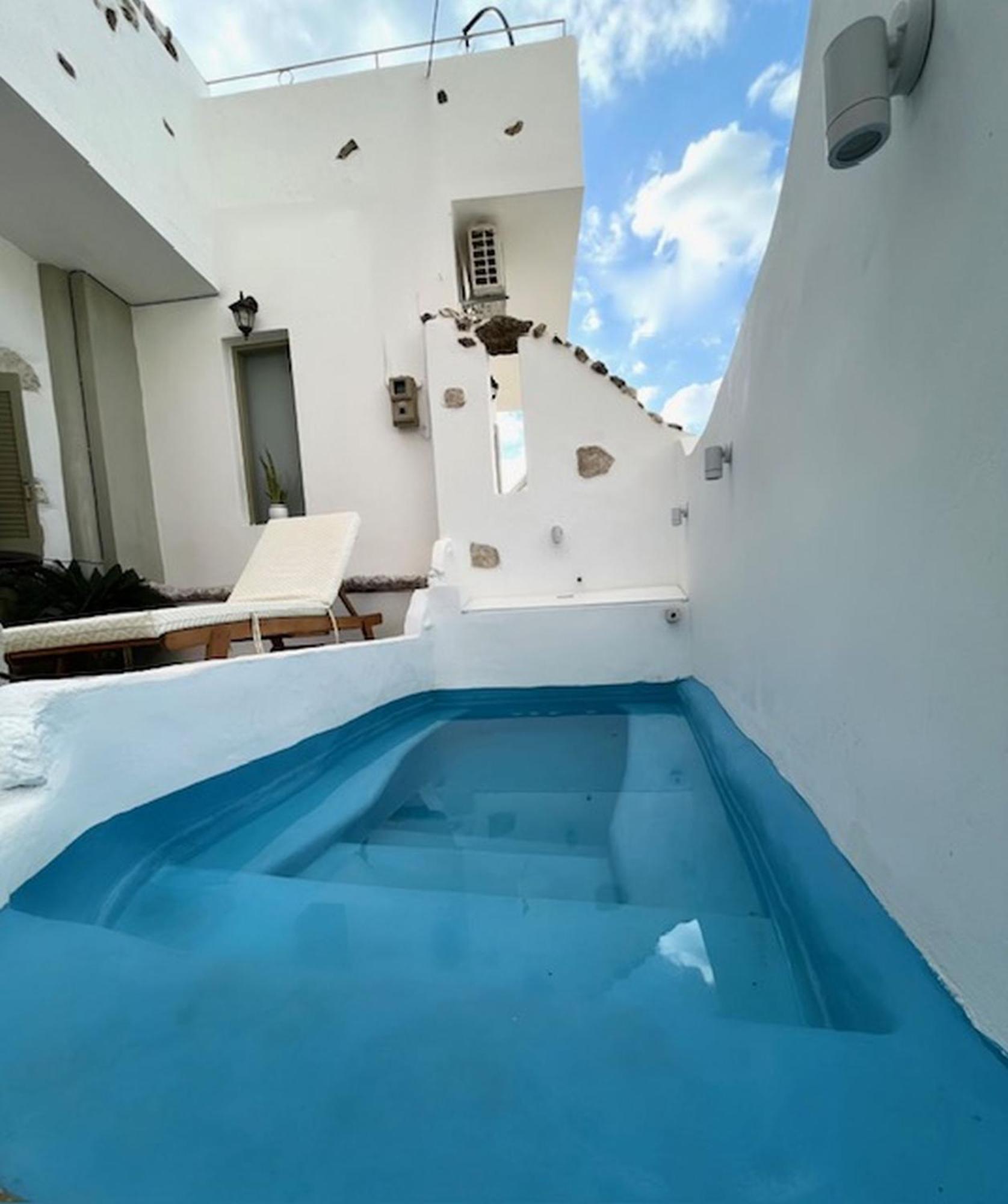 Sonia'S Luxury Apartment With Jacuzzi كاميلاريون المظهر الخارجي الصورة